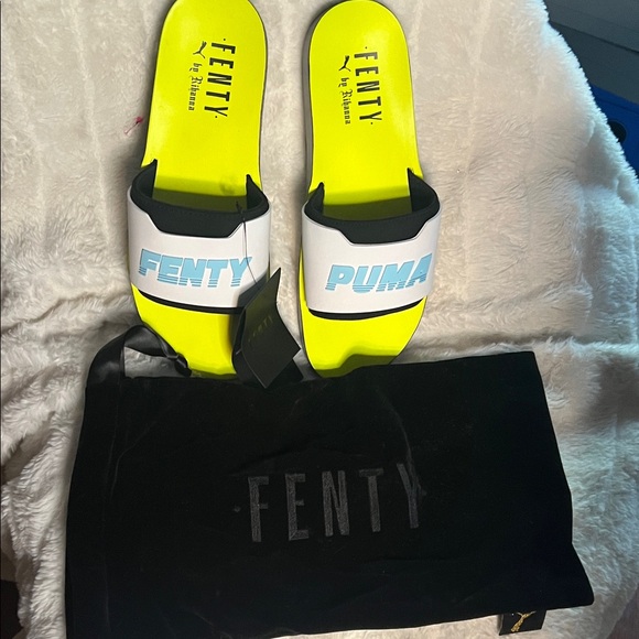 Puma Fenty Surf Slide Black and Yellow - Picture 1 of 2